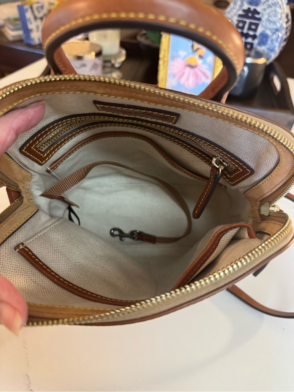 🤎 DOONEY & BOURKE SIGNATURE LEATHER BACKPACK! - Picture 13 of 13